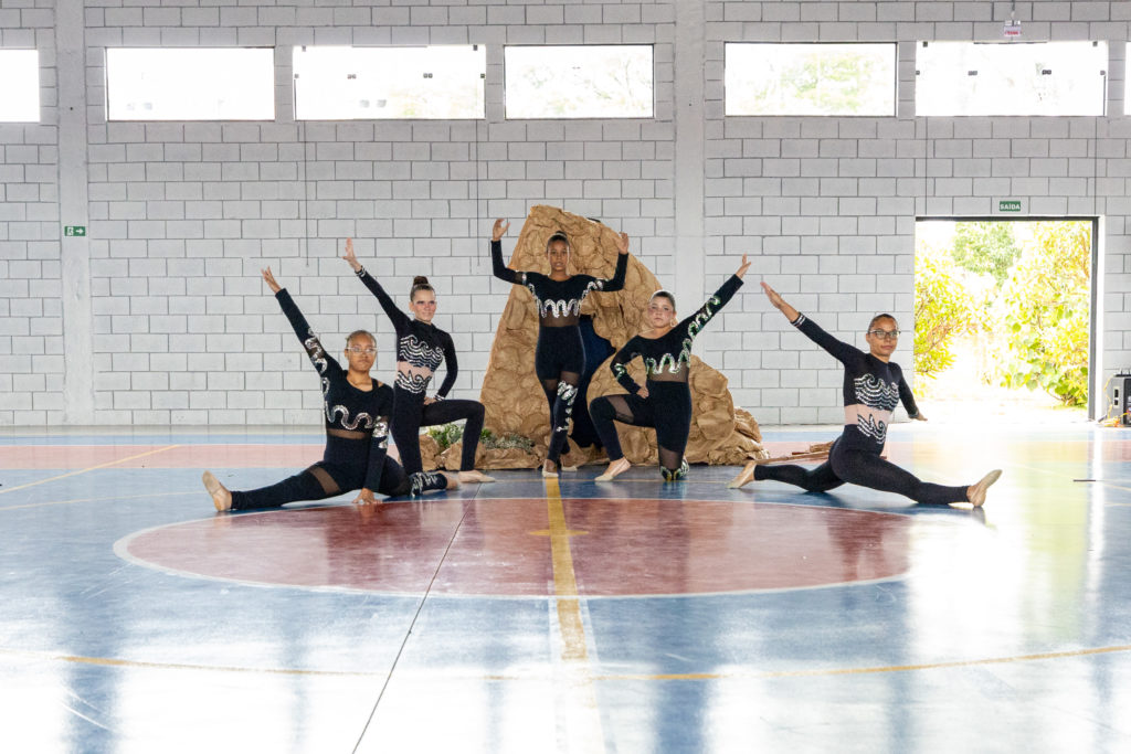 2026-04-01_Entrega_uniforne_ovos_bombons_apae-17