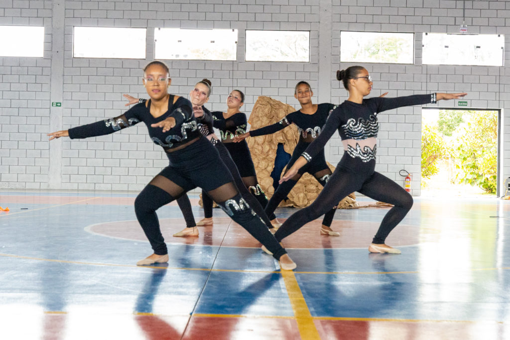 2026-04-01_Entrega_uniforne_ovos_bombons_apae-18