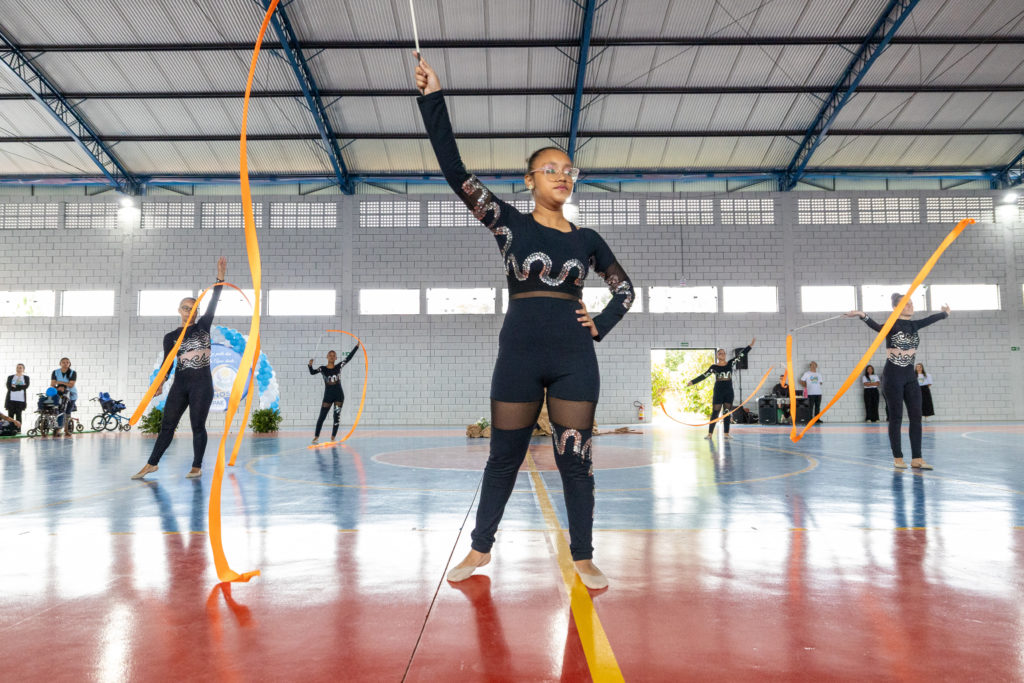 2026-04-01_Entrega_uniforne_ovos_bombons_apae-22