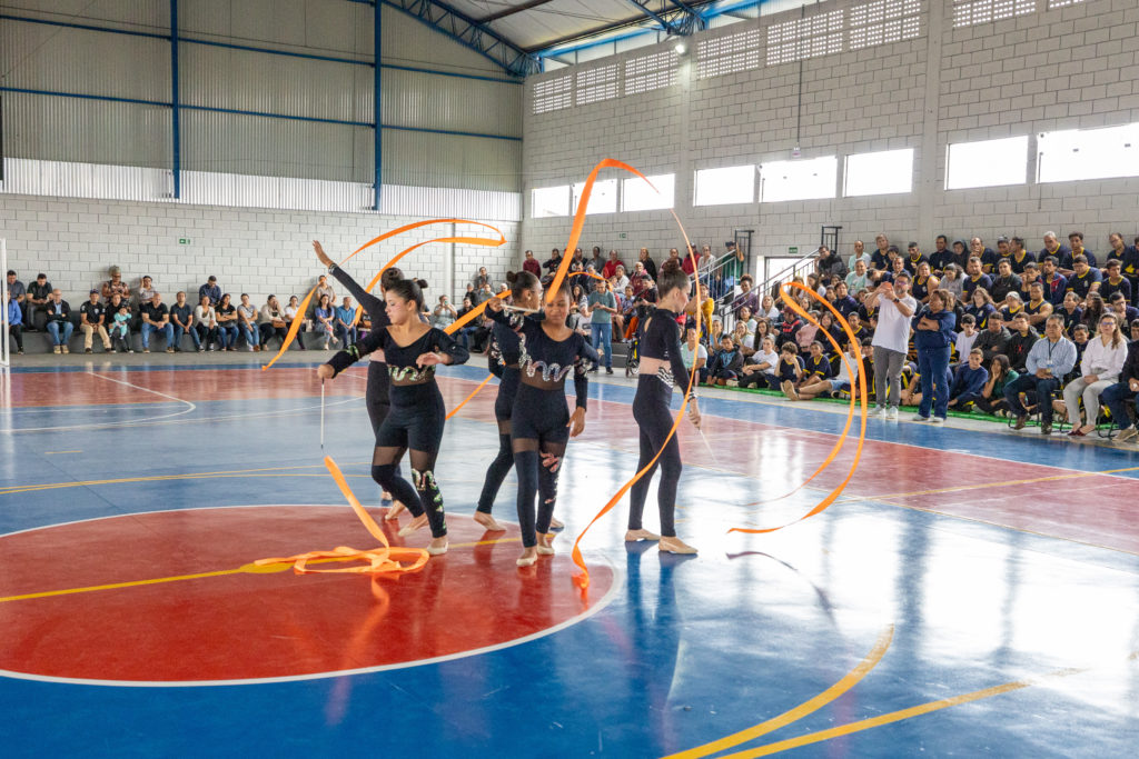 2026-04-01_Entrega_uniforne_ovos_bombons_apae-28