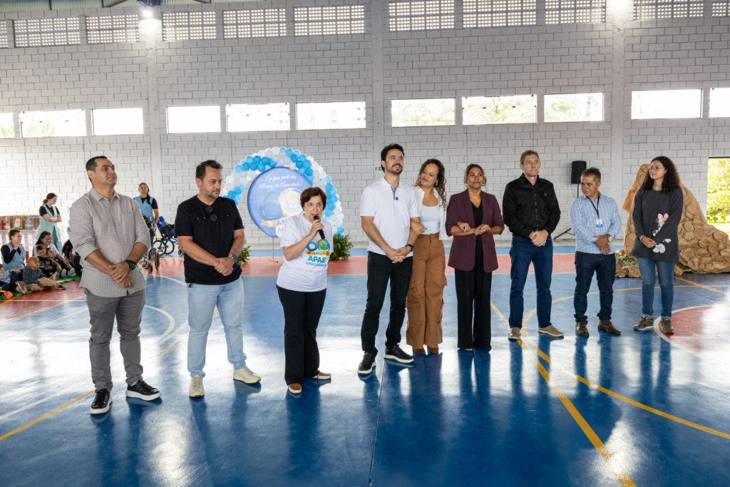 2026-04-01_Entrega_uniforne_ovos_bombons_apae-40