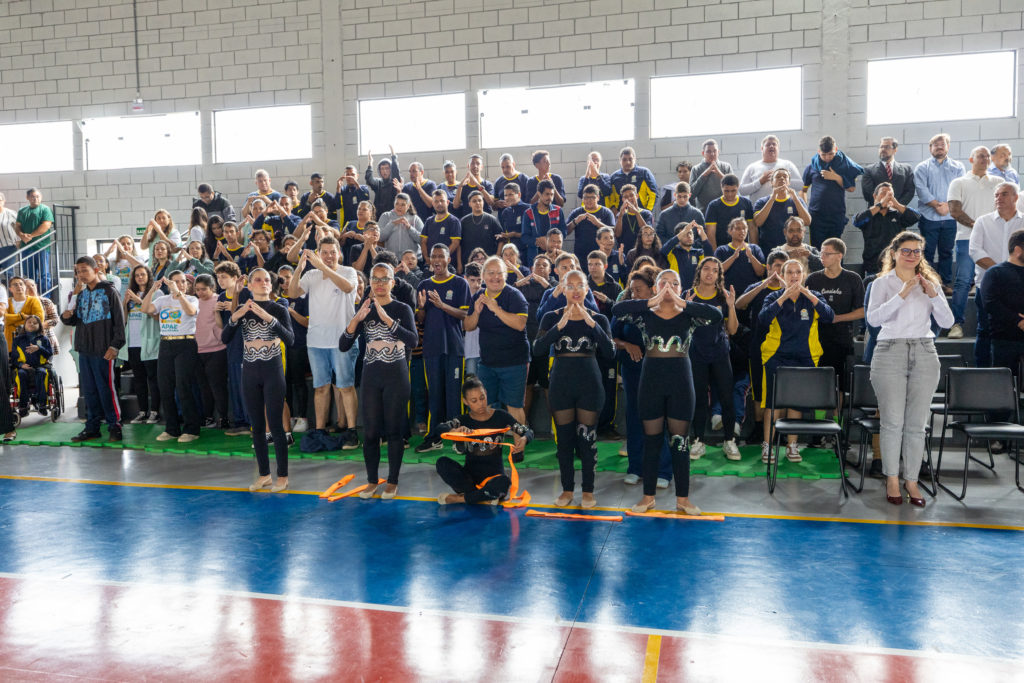 2026-04-01_Entrega_uniforne_ovos_bombons_apae-46