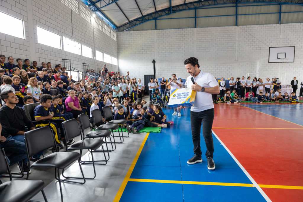 2026-04-01_Entrega_uniforne_ovos_bombons_apae-61