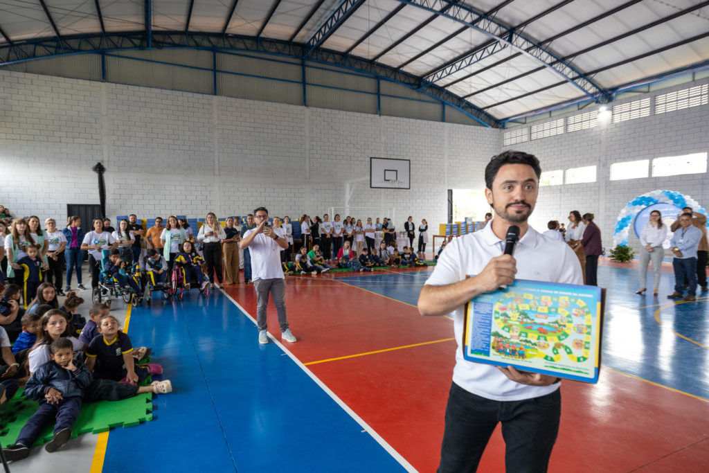 2026-04-01_Entrega_uniforne_ovos_bombons_apae-63