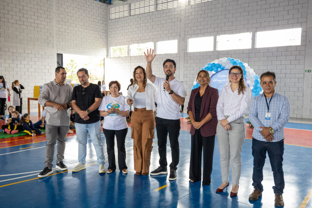 2026-04-01_Entrega_uniforne_ovos_bombons_apae-70