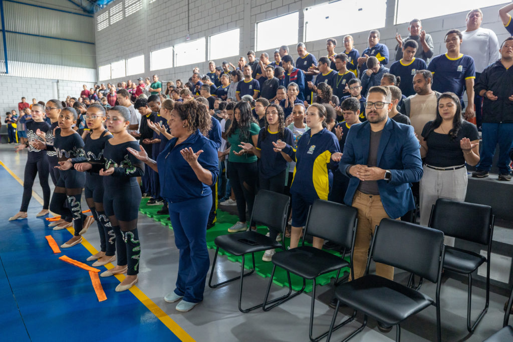 2026-04-01_Entrega_uniforne_ovos_bombons_apae-72