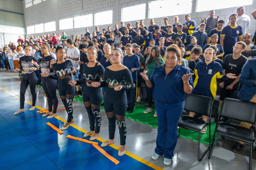 2026-04-01_Entrega_uniforne_ovos_bombons_apae-74