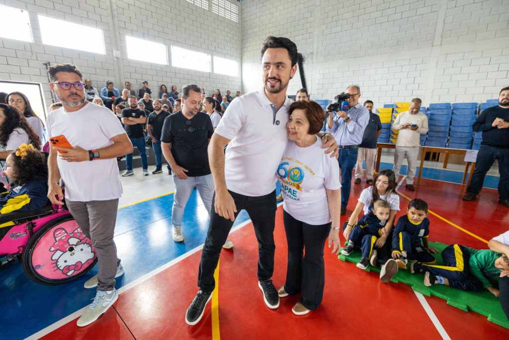 2026-04-01_Entrega_uniforne_ovos_bombons_apae-9