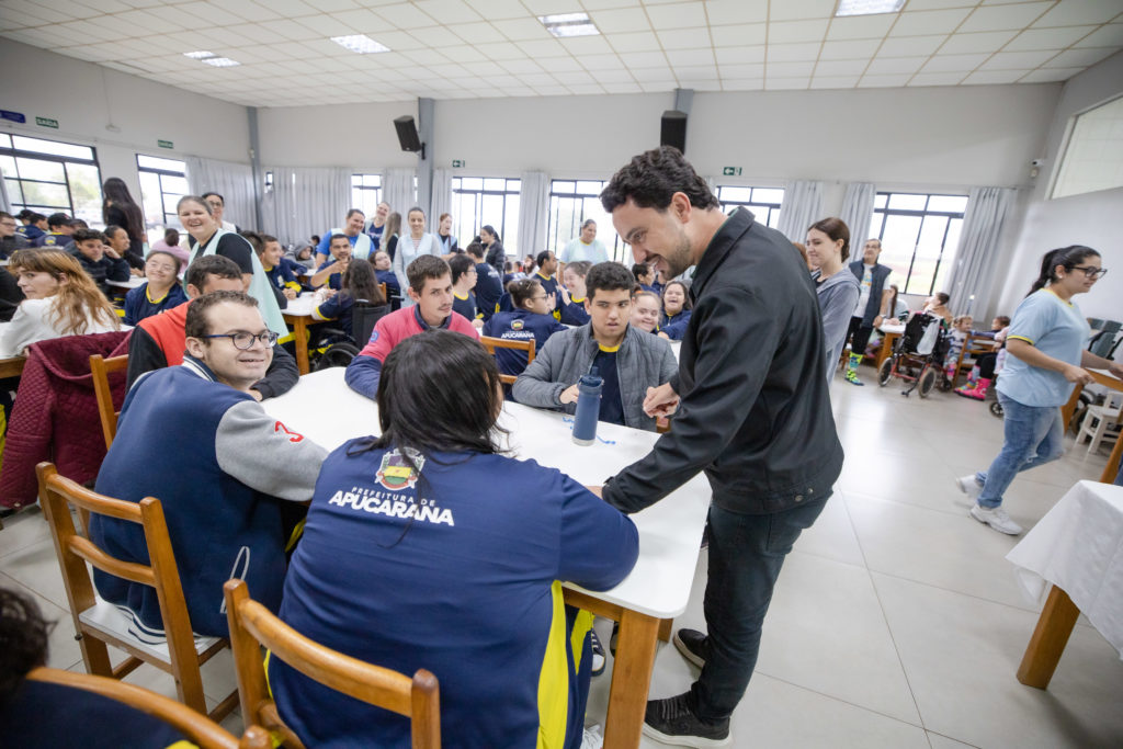 2026-10-09_entrega_doces_escola_cmei_024