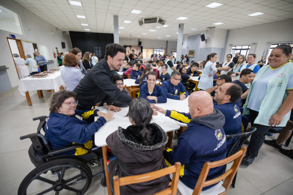 2026-10-09_entrega_doces_escola_cmei_028