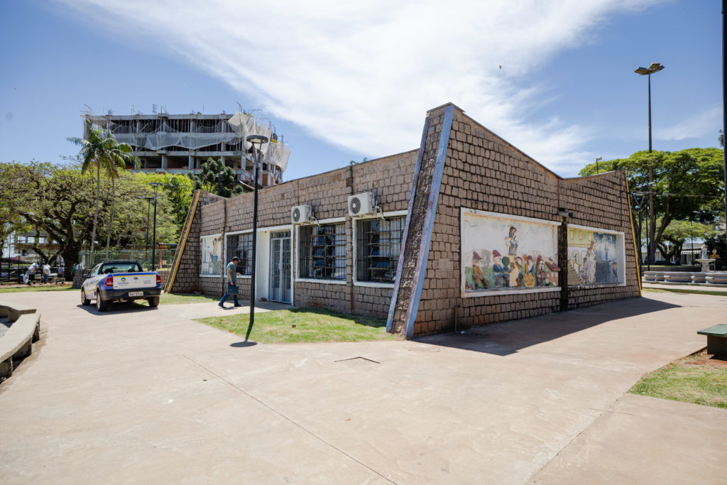 2026-10-19_praca_28_biblioteca_coreto_002